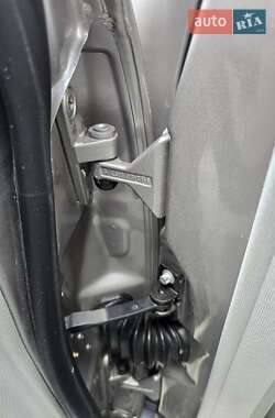 Седан Mercedes-Benz C-Class 2004 в 