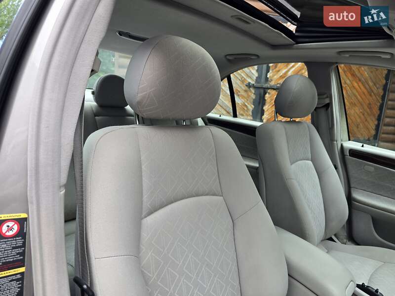 Седан Mercedes-Benz C-Class 2004 в Полтаве