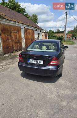 Седан Mercedes-Benz C-Class 2004 в 