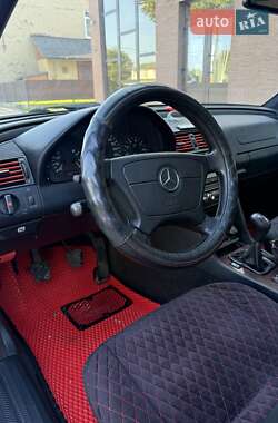 Седан Mercedes-Benz C-Class 2000 в 