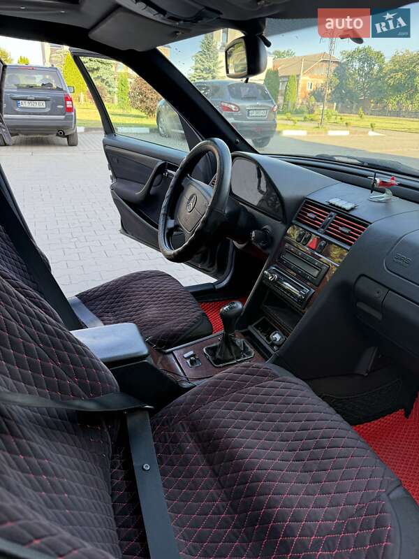 Седан Mercedes-Benz C-Class 2000 в Болехове