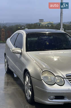 Купе Mercedes-Benz C-Class 2002 в 