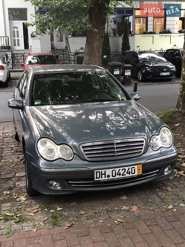Седан Mercedes-Benz C-Class 2004 в Львове