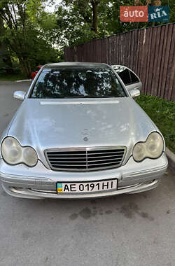 Седан Mercedes-Benz C-Class 2003 в Киеве