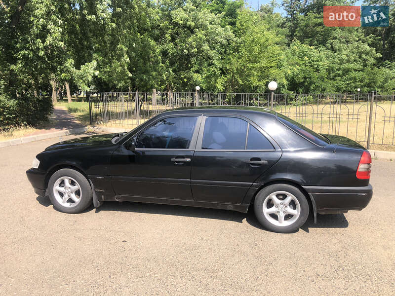 Седан Mercedes-Benz C-Class 1996 в Одессе