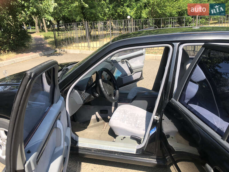 Седан Mercedes-Benz C-Class 1996 в Одессе