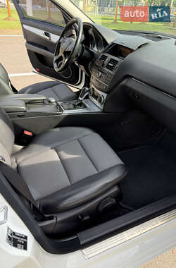 Седан Mercedes-Benz C-Class 2011 в 