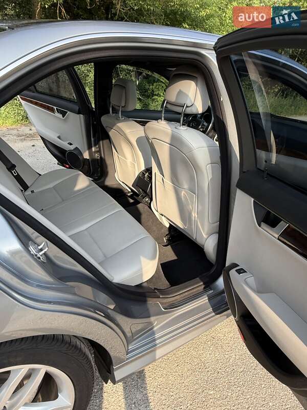 Седан Mercedes-Benz C-Class 2012 в Киеве