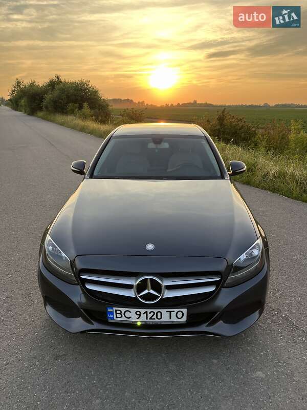 Седан Mercedes-Benz C-Class 2015 в Львове