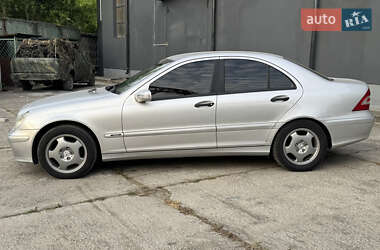 Седан Mercedes-Benz C-Class 2004 в 