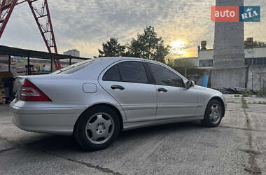 Седан Mercedes-Benz C-Class 2004 в 