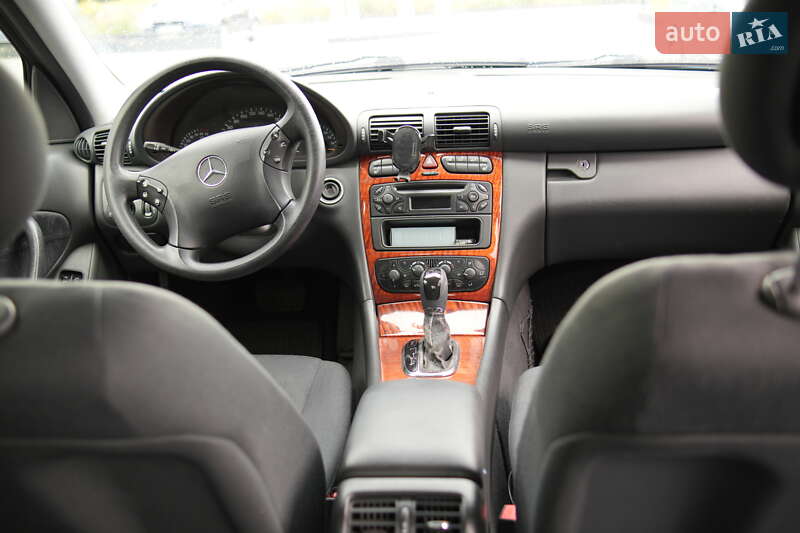 Седан Mercedes-Benz C-Class 2003 в Луцке