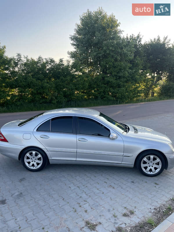 Седан Mercedes-Benz C-Class 2002 в 