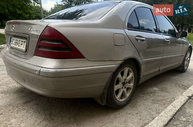 Седан Mercedes-Benz C-Class 2002 в 