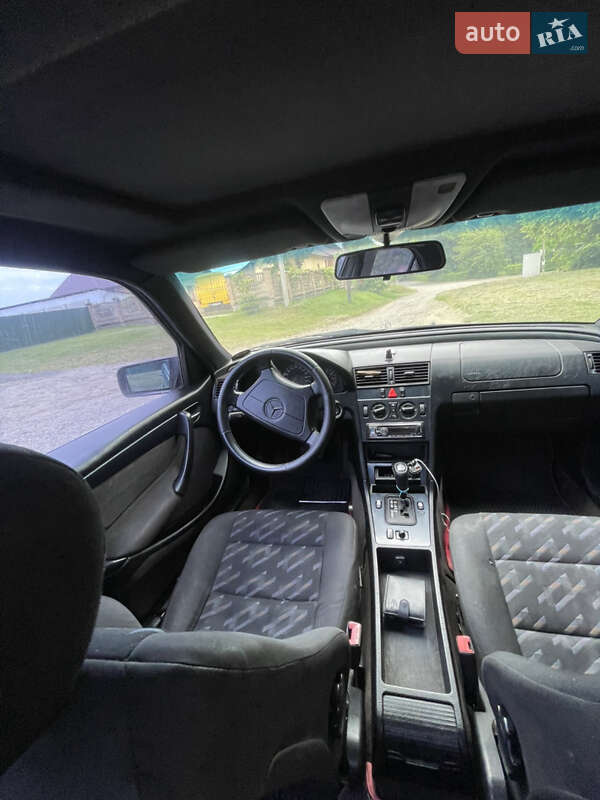 Седан Mercedes-Benz C-Class 1998 в Черновцах