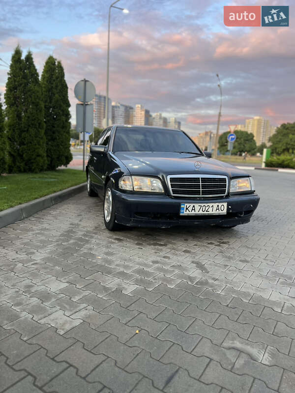 Седан Mercedes-Benz C-Class 1996 в Киеве фото 5 Седан Mercedes-Benz C-Class 1996 в Киеве