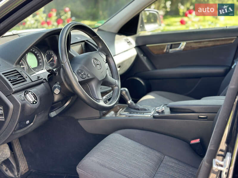 Седан Mercedes-Benz C-Class 2007 в Староконстантинове