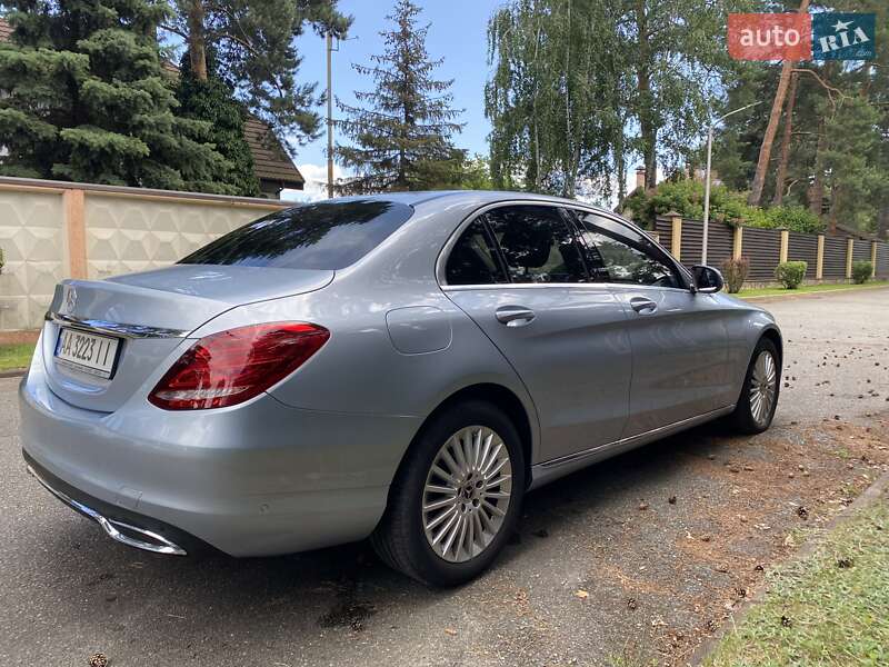 Седан Mercedes-Benz C-Class 2017 в Киеве