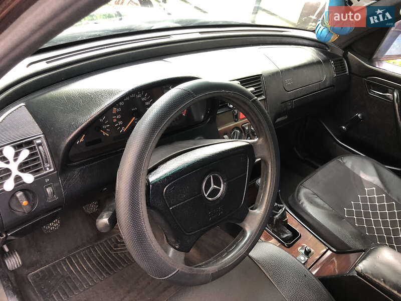 Седан Mercedes-Benz C-Class 1996 в Львове