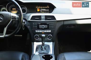 Купе Mercedes-Benz C-Class 2011 в 