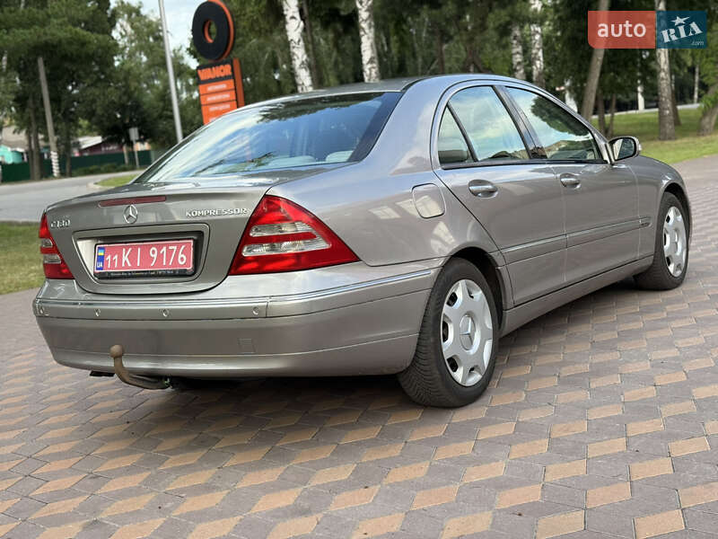 Седан Mercedes-Benz C-Class 2005 в Лубнах