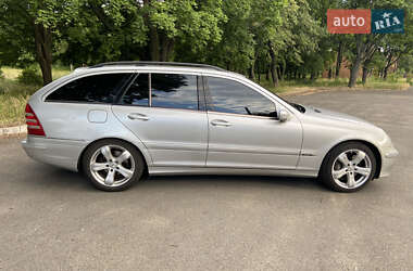 Универсал Mercedes-Benz C-Class 2004 в 