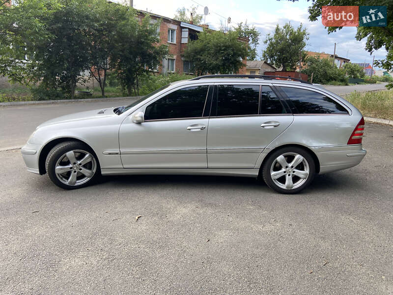 Універсал Mercedes-Benz C-Class 2004 в Гайвороні