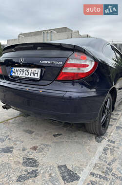 Купе Mercedes-Benz C-Class 2004 в 