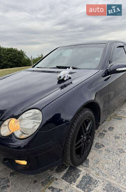 Купе Mercedes-Benz C-Class 2004 в 
