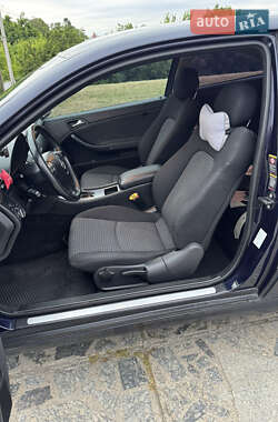 Купе Mercedes-Benz C-Class 2004 в 