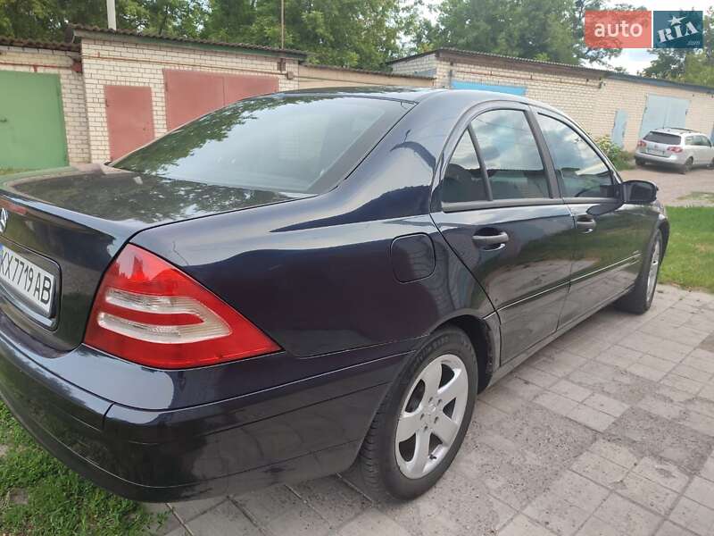 Седан Mercedes-Benz C-Class 2000 в Харкові