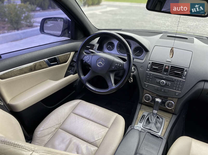 Седан Mercedes-Benz C-Class 2007 в Черновцах