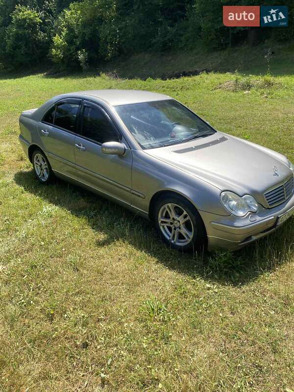 Седан Mercedes-Benz C-Class 2002 в 
