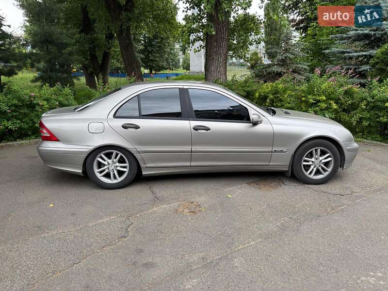Седан Mercedes-Benz C-Class 2005 в Киеве фото 4 Седан Mercedes-Benz C-Class 2005 в Киеве