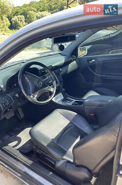 Купе Mercedes-Benz C-Class 2002 в 
