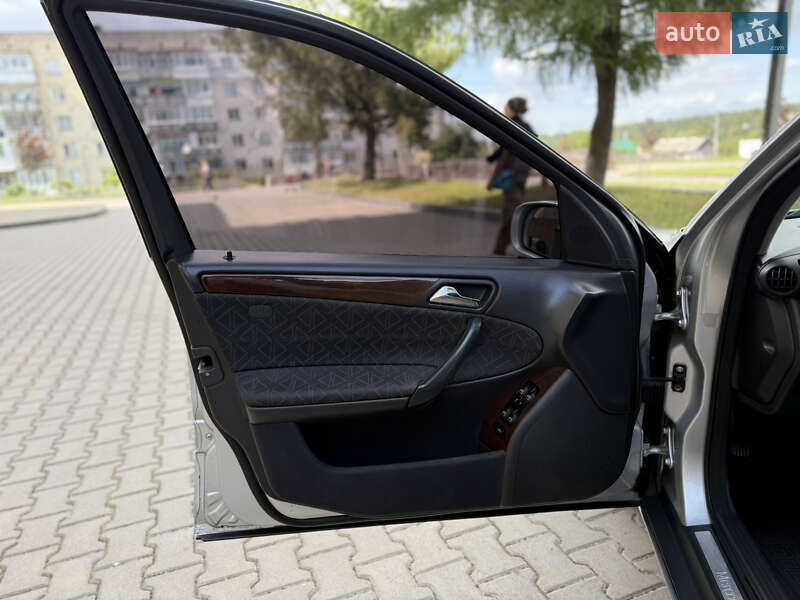 Седан Mercedes-Benz C-Class 2001 в Звягеле