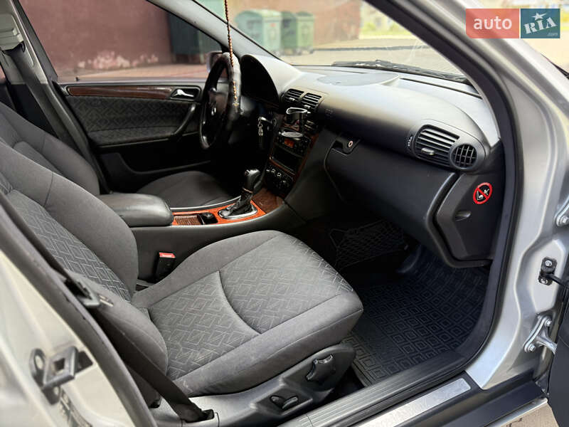Седан Mercedes-Benz C-Class 2001 в Звягеле