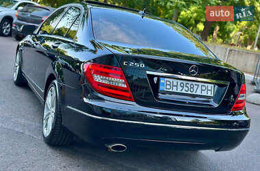 Седан Mercedes-Benz C-Class 2011 в 