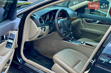 Седан Mercedes-Benz C-Class 2011 в 