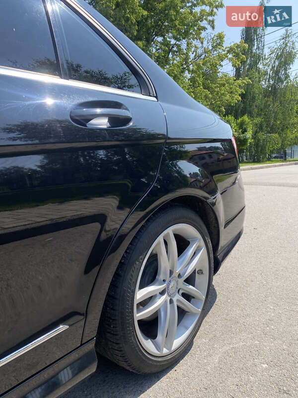 Седан Mercedes-Benz C-Class 2011 в Луцке