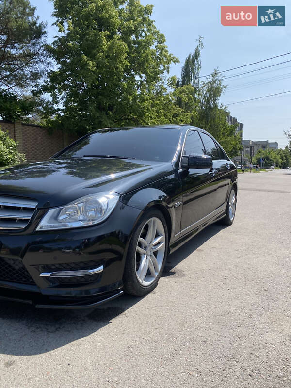 Седан Mercedes-Benz C-Class 2011 в Луцке