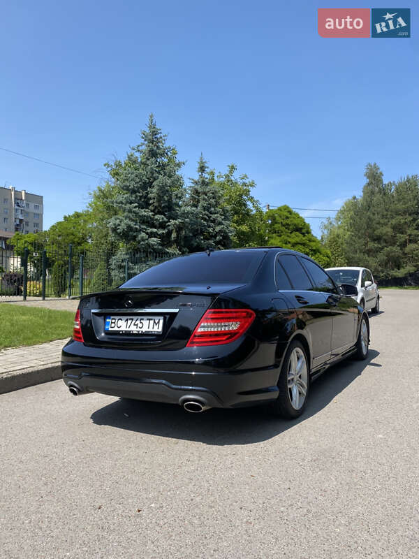 Седан Mercedes-Benz C-Class 2011 в Луцке