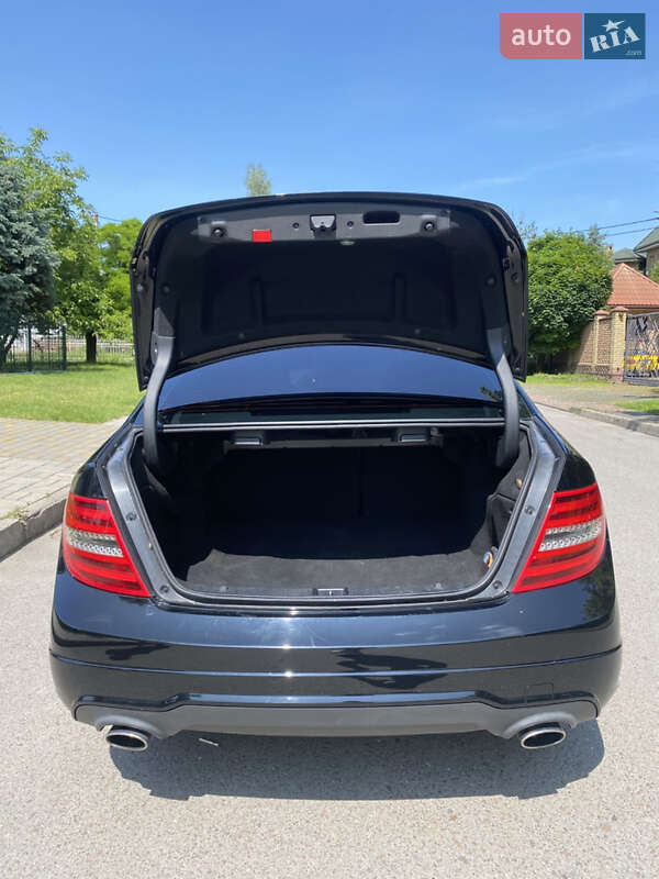 Седан Mercedes-Benz C-Class 2011 в Луцке