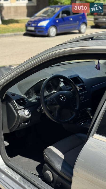 Универсал Mercedes-Benz C-Class 2008 в Черновцах