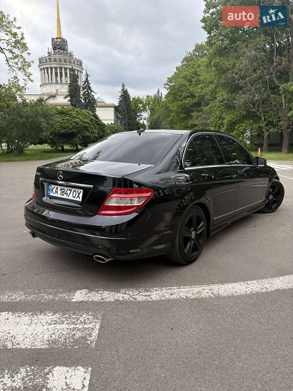 Седан Mercedes-Benz C-Class 2010 в Киеве