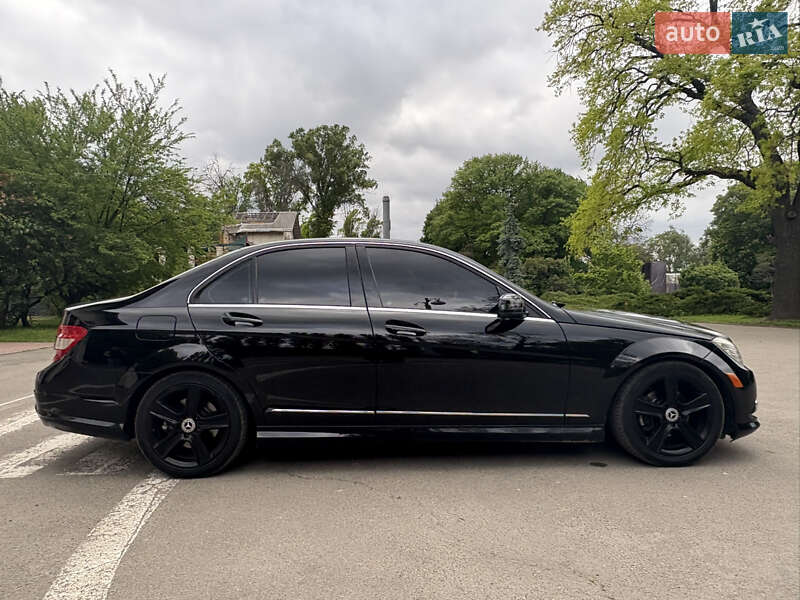 Седан Mercedes-Benz C-Class 2010 в Киеве
