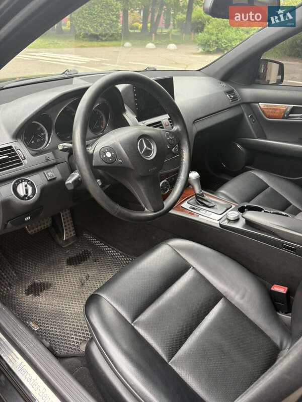 Седан Mercedes-Benz C-Class 2010 в Киеве