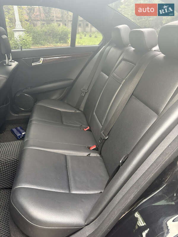 Седан Mercedes-Benz C-Class 2010 в Киеве
