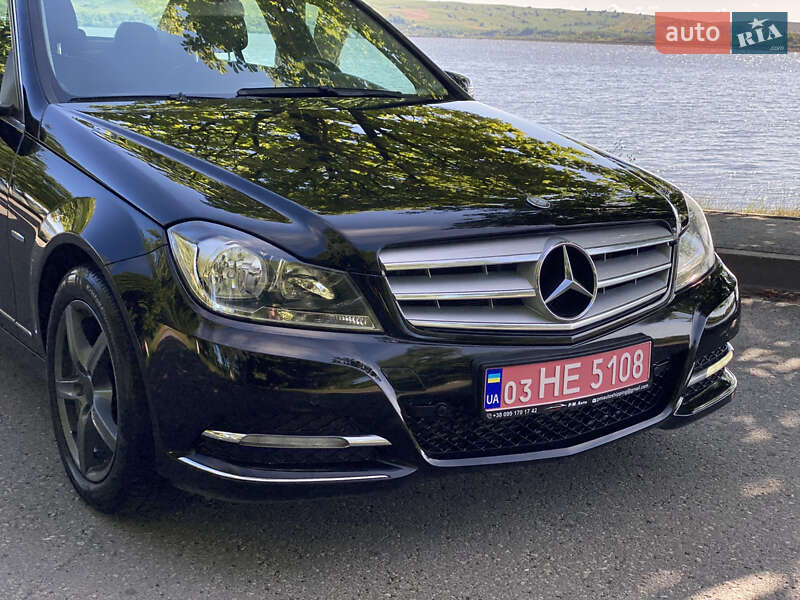 Седан Mercedes-Benz C-Class 2011 в Бурштыне