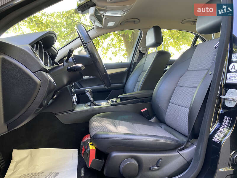 Седан Mercedes-Benz C-Class 2011 в Бурштыне